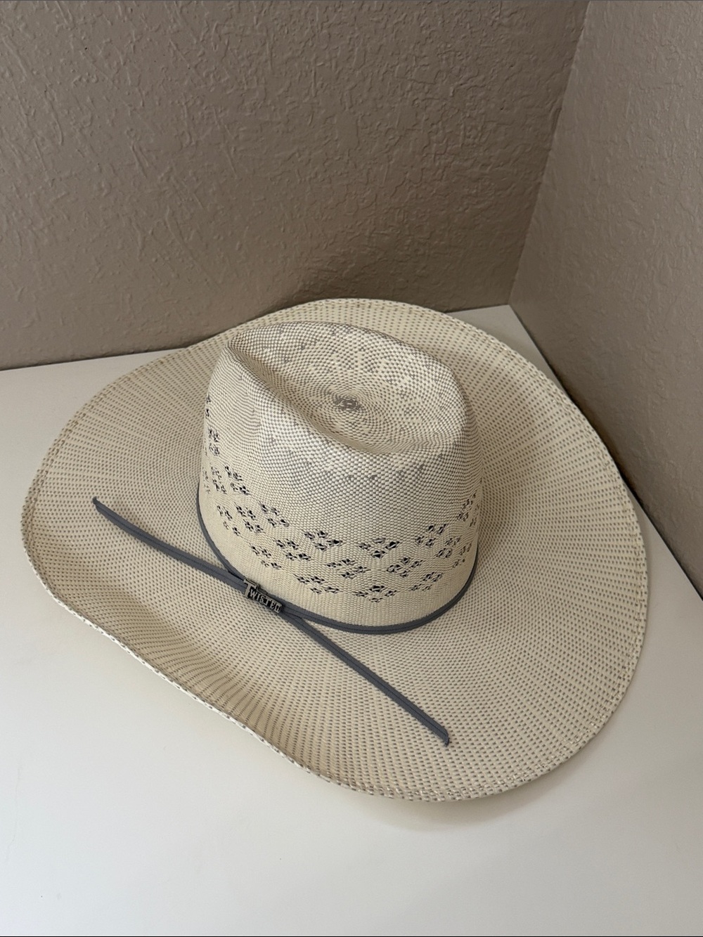 Twister Cream Straw Cowboy Hat with Gray Band NEW 7 Shaped Western